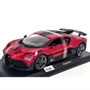 Maisto Red Bugatti Divo 1/18 Die-Cast Metal 2021 Sports Car Model